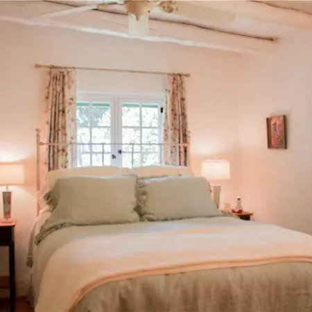 Holiday home Historic Garden Retreat Four-bedroom Santa Fe